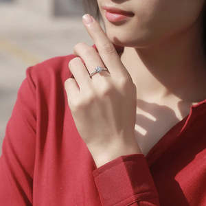 Anillo Zarkan Premium Solitaire de Plata 925 con Diamante y Perla, Anillo Geométrico Romántico con Baño de Rodio para Compromiso - Product Image 4