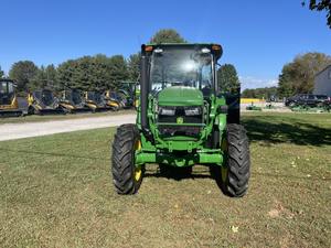 Tracteur agricole à roues d'occasion John Deere 5075M 2025, 75 CV avec moteur et boîte de vitesses Cummins, 27000 kg, 0-2000 heures - Product Image 2