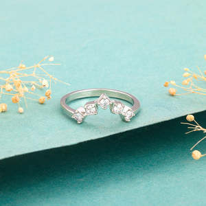 Anillo de arco de plata atemporal, diseño contemporáneo, joyería de plata fina, banda elegante para mujeres y niñas, uso diario, regalo de propuesta de boda - Product Image 2