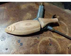 Tenture murale de poisson en bois de style rustique fabriquée au Vietnam poisson en bois pour la décoration dans les hôtels, les restaurants ou les magasins - Product Image 6