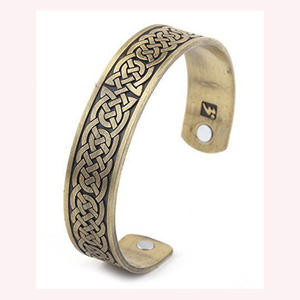 Pulsera trenzada de cobre de estilo religioso vintage, joyería curativa artesanal para fuerza, protección y equilibrio - Product Image 6