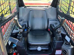 Minicargadora de alto rendimiento Kioti SL750 Cabina cerrada Núcleo de bomba de pista compacta de alto flujo Kubota de 5 toneladas de alto flujo de SVL97-2 - Product Image 5