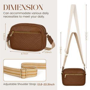 Bolso de cuero tejido a mano East/West Único y elegante - Product Image 4