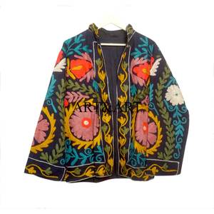 Chaqueta de Invierno Acolchada y Transpirable de Algodón 100% con Bordado Suzani Estilo Bohemio para Mujer, Ideal para Fiestas Tradicionales - Product Image 6