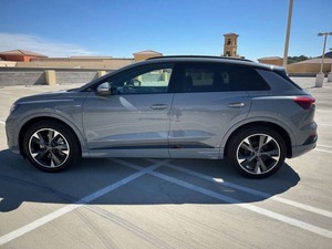Diseñado para el lujo: Audi Q4 e-tron quattro Prestige 55 2024. El lujo se une al rendimiento eléctrico. - Product Image 6