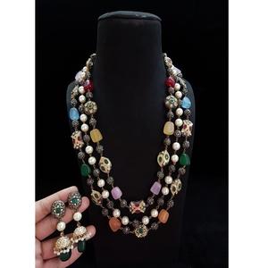 ชุดสร้อยคอพร้อมต่างหูดีไซน์หรูหรา คุณภาพพรีเมียม ประดับด้วยลูกปัด 3 ชั้น สไตล์โมเดิร์น เหมาะสำหรับงานแต่งงานและงานเลี้ยง - Product Image 1