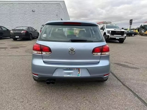 Nuevo Volkswagen Golf 2010, Hatchback de 4 Puertas, Interior Oscuro, Diseñado para Eficiencia, Confiabilidad y Comodidad Diaria - Product Image 5