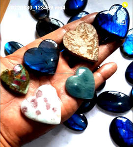 Coeur de Labradorite Flashy bleu de la plus haute qualité découpant la pierre précieuse Cabochon en vrac pour les bijoux d'anniversaire - Product Image 4