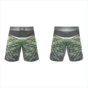 Pantalones cortos de lucha MMA de ajuste personalizado para hombre, diseño de pierna dividida para Kickboxing y Grappling Gym Gear con decoración elegante con volantes - Product Image 3
