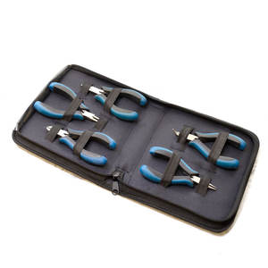 Kit de pinces à bijoux légères en matériaux de haute qualité à vendre Kit de pinces à bijoux en vrac en vente - Product Image 1