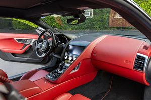 สภาพดีเยี่ยม รถมือสอง Jaguar F-Type R Coupe ปี 2018 เครื่องยนต์ V8 ซูเปอร์ชาร์จ 550 แรงม้า - Product Image 1