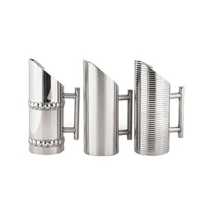 Pichet de stockage d'eau en acier inoxydable, finition polie et brillante, design fait à la main, cruche d'eau potable et de jus utilisée quotidiennement - Product Image 1