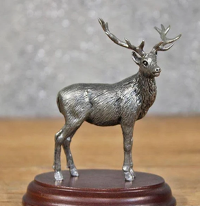 Estatuilla de animal de metal de lobo pequeño elegante, decoración elegante y artística para salas de estar disponibles a precio al por mayor - Product Image 3