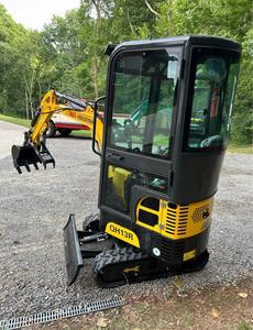 LIVRAISON GRATUITE Mini-excavatrice AGT QH13R neuve, homologuée EPA CE, mini-excavatrice de 1 tonne, 13 ch, essence, moteur fermé, ROPS - Product Image 3