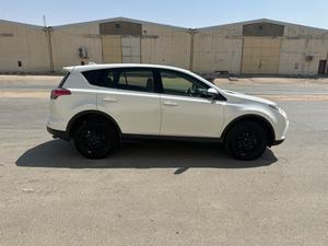 SUV UTILISÉ pas cher RAV 4 GCC 2018 - Product Image 3