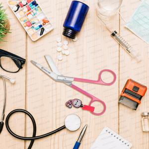 Tijeras de Enfermera con Llavero de Estetoscopio, Punta Roma y Hoja Afilada, Mango de Color Rosa Hermoso, Ideal para Enfermeras - Product Image 6