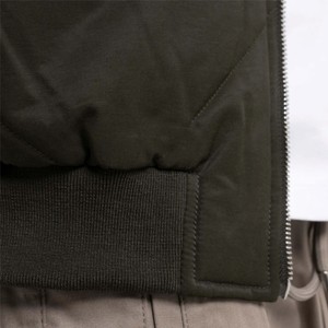 Chaqueta de bombardero OEM de alta calidad para hombre con diseño clásico y tela duradera para uso diario - Product Image 5