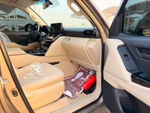 Toyota Land Cruiser SUV Automatico Usato Benzina Guida a Sinistra Fari a LED Bianco Metallizzato 5 Posti - Product Image 3
