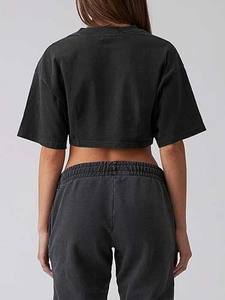 2025 Top Design Blended Beauty Cropped T-Shirt pour les femmes coupe décontractée col rond en gros du Pakistan - Product Image 2