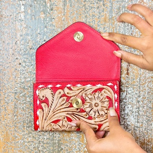 Nuevo y Moderno Tarjetero Monedero de Cuero Genuino 100% Tallado a Mano, Mini Cartera Roja para Mujer, Multiusos - Product Image 3