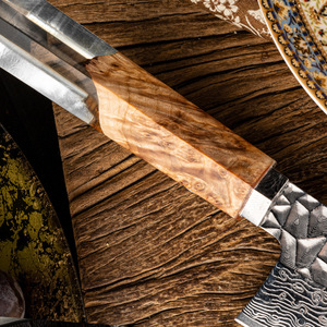 Couteau de chef en acier Damas japonais personnalisé OEM ODM en gros, manche en bois et résine, ambidextre, passe au lave-vaisselle, design moderne - Product Image 5