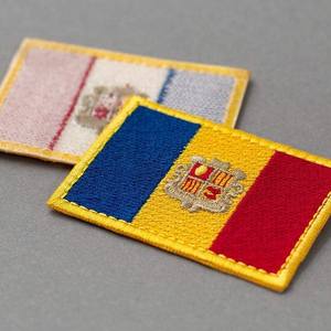 Le drapeau de la principauté d'Andorre emblème brodé à repasser, applications de couture patchs de broderie patch drapeau d'Andorre - Product Image 2