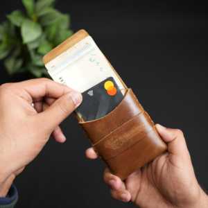 ไม่ใช่. กระเป๋าสตางค์หนังใส่บัตรเครดิตออลอินวัน รุ่น 101 สลิม สีน้ำตาล รับประกัน 5 ปี - Product Image 6