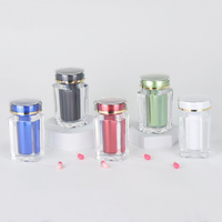 Flacons à pilules en acrylique de 60ml avec capuchon résistant aux enfants Récipients à capsules en plastique recyclables écologiques pour la médecine Couleur personnalisée