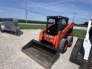 Chargeuse sur pneus Kubota SSV75 74HP avec levage vertical hydraulique à vendre - Product Image 2