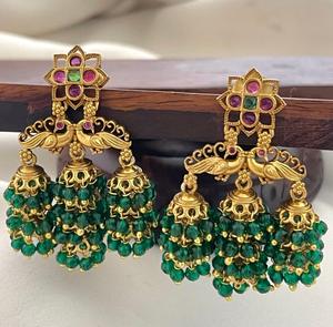 Boucles d'oreilles glamour de haute qualité plaquées or, style traditionnel avec pierres, pour mariage, festival, collection pour femmes et filles - Product Image 1