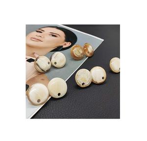 Boucles d'oreilles en corne de buffle, bijoux faits à la main brillants polis pour taille personnalisée, prix bon marché et Offre Spéciale - Product Image 1