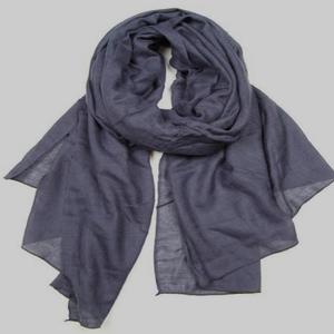 Prix de gros Écharpe de luxe en cachemire doux pour l'hiver avec pompon Belle couleur unie Logo personnalisé imprimé Feuille Design Autres écharpes - Product Image 2