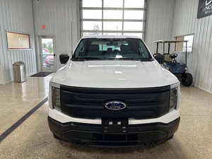 F-150 Lightning AWD Pro 4 portes SuperCrew 5,5 pieds SB Turbo Automatique R17 Sièges en cuir Toit ouvrant panoramique d'occasion 2022-2024 - Product Image 4