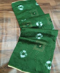 Saree surat en mousseline de soie à la mode, offrant style et confort pour tous les jours, disponible à des prix de gros compétitifs - Product Image 2