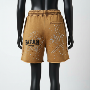 Shorts de Mujer en Felpa de Algodón y Poliéster con Lavado Ácido, 320 GSM, Color Marrón Camel Premium, Estilo Urbano, Logotipo con Transferencia Térmica de Pedrería - Product Image 2