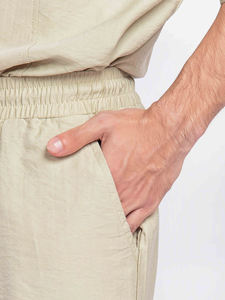 Pantalones cortos deportivos para correr de algodón transpirables ecológicos sólidos con logotipo personalizado para hombres-High Street Style - Product Image 3