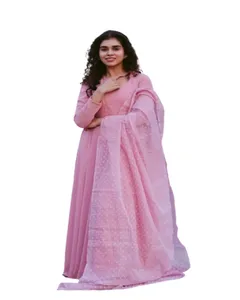 奢华时装设计师婚礼和派对服装外观刺绣作品，配有Dupatta完全缝制的长Anarkali礼服