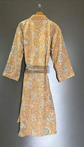 Floral Kantha Chaqueta acolchada unisex Ropa larga de invierno y Playa Cierre de cinturón de relleno de algodón transpirable - Product Image 4