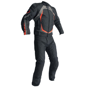 Costume de moto de style nouveau de qualité supérieure combinaison de course en cuir avec logo personnalisé fabriqué à bas prix vêtements d'hiver personnalisés - Product Image 1