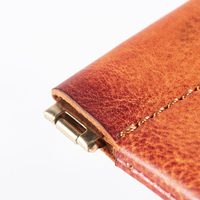 Dompet koin kulit Vintage buatan tangan kustom timbul desain tekan penutup dompet Mini langsung dari pabrik pola bunga kecil