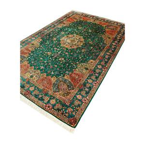 Alfombra Rectangular de Viscosa y Seda Anudada a Mano Gulmarg Green con Diseño de Medallón para Sala de Estar, Hogar y Adolescentes - Modelo SKPS-203 - Product Image 2