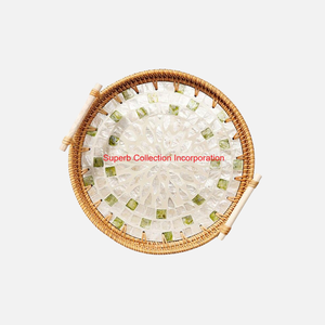 Plateau de service rond en rotin fait main avec incrustation de nacre plateau de fruits en osier et organisateur de Table basse décor à la maison bohème - Product Image 6