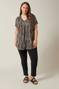 T-shirt décontracté pour femmes imprimé léopard col rond manches courtes en gros prix pas cher exporté du Bangladesh vêtements tissu vêtements - Product Image 5