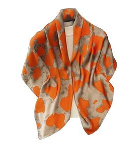 Écharpe en soie légère au toucher fluide riche en chaque fil Écharpe en soie Capture Style avec Grace Écharpe en soie Prix bon marché OEM 2025 - Product Image 4