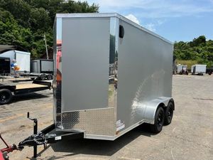 Nouvelle remorque utilitaire fermée 6x12 2000-3000 kg, robuste, à double essieu, pour le transport sécurisé d'équipements et d'outils - Product Image 1