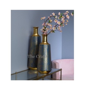 Juego de dos floreros de diferentes tamaños en aluminio, color negro y dorado, florero para uso en restaurante doméstico - Product Image 6