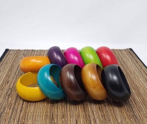 Pulsera de madera hecha a mano ecológica Acabado natural liso Clásico Ligero Uso diario Tamaño ajustable - Product Image 4