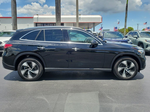 รถ SUV มือสอง GLC 300 4MATIC ปี 2025 สภาพดีเยี่ยม เกียร์อัตโนมัติ เบาะหนัง หลังคาซันรูฟ - Product Image 2