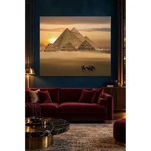Impresión en lienzo de las Pirámides de Giza al atardecer con caballeros a caballo - Product Image 2