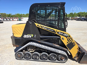 Chargeuse compacte sur chenilles ASV RT30 d'occasion avec godet pour travaux agricoles et de construction - Product Image 5